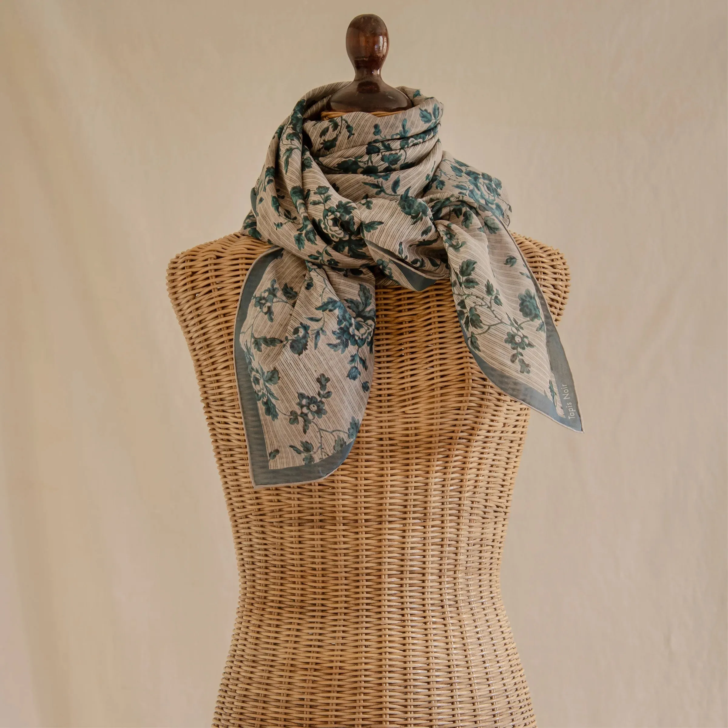 Tapis Noir Large Light Blue Stripe Scarf